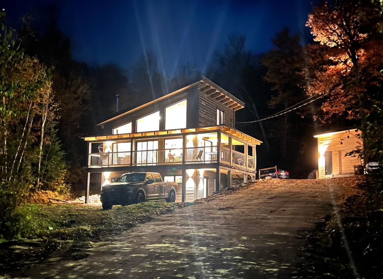 Le Venerable Villa L'Anse-Saint-Jean Bagian luar foto